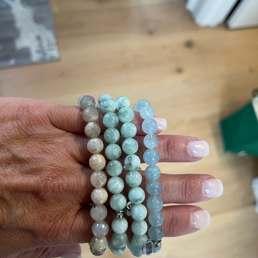 TJazelle bracelets 
4 included